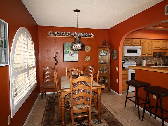2nd image of 1020 W Calle Del Regalo
