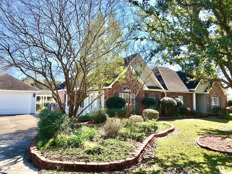 1st image of 266 N Hill Dr