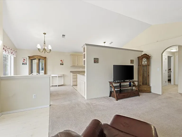 471 Scottsdale Cir — Photo 9