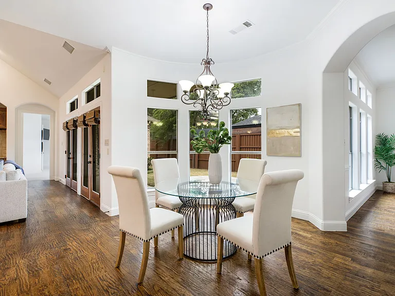 3606 S Versailles Ave — Photo 15