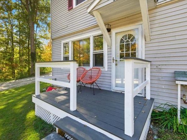 1438 Pond Rd #1