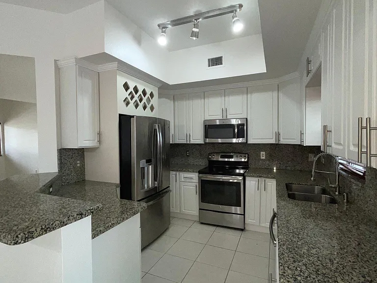 22231 SW 88th Path — Photo 6