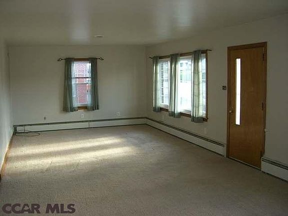 4th image of 647 E Bishop St