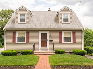 15 Richardson Rd, Stoneham, MA 02180