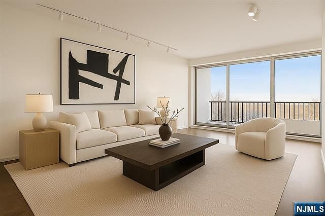 1st image of 3 Horizon Rd APT G11