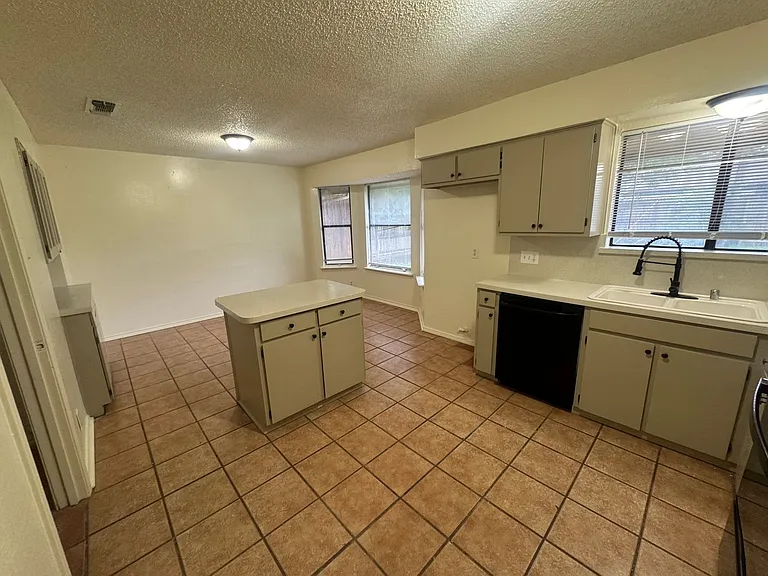 5604 Fireside Dr — Photo 7