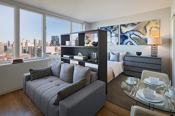 Rented by The Moinian Group | media 23