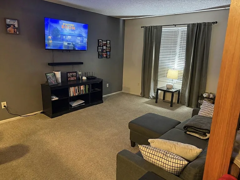 5153 Singleton Dr #44B — Photo 2