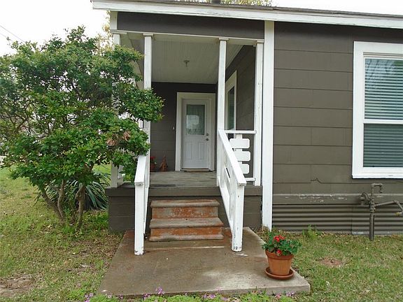 3rd image of 301 S 4th St