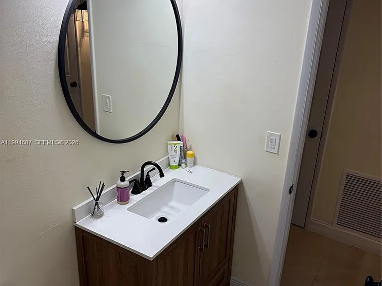 1631 NE 114th St #305 — Photo 15