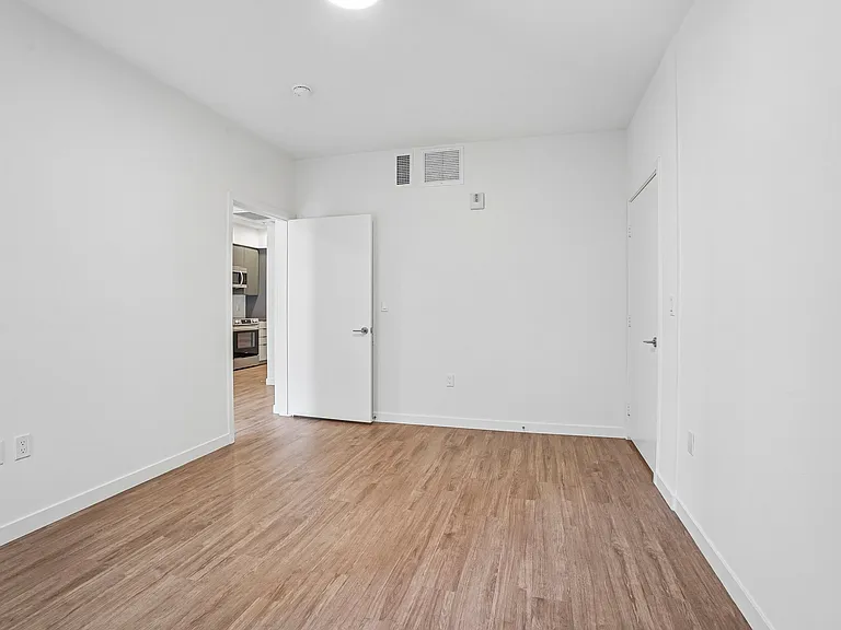 Kara Apartment in Koreatown — Photo 24