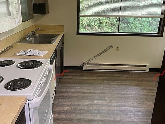 4th image of 101 N B St #1