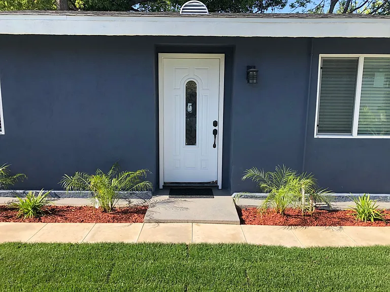 922 N Summit Avenue — Photo 4