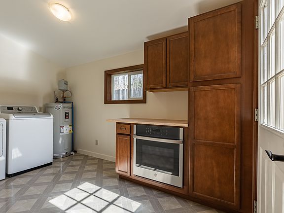5th image of 3024 Saint Clair St