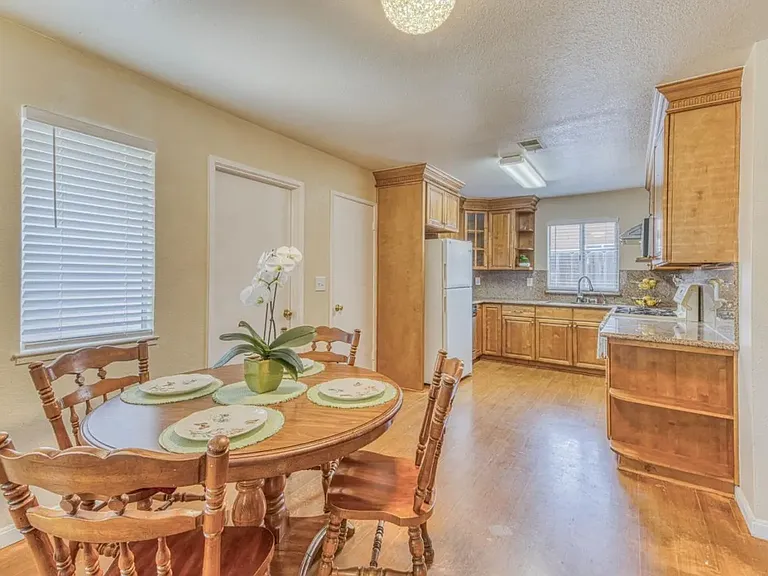 312 Grace Cir — Photo 10