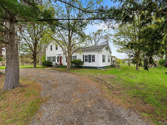 4th image of 1775 Imlay City Rd