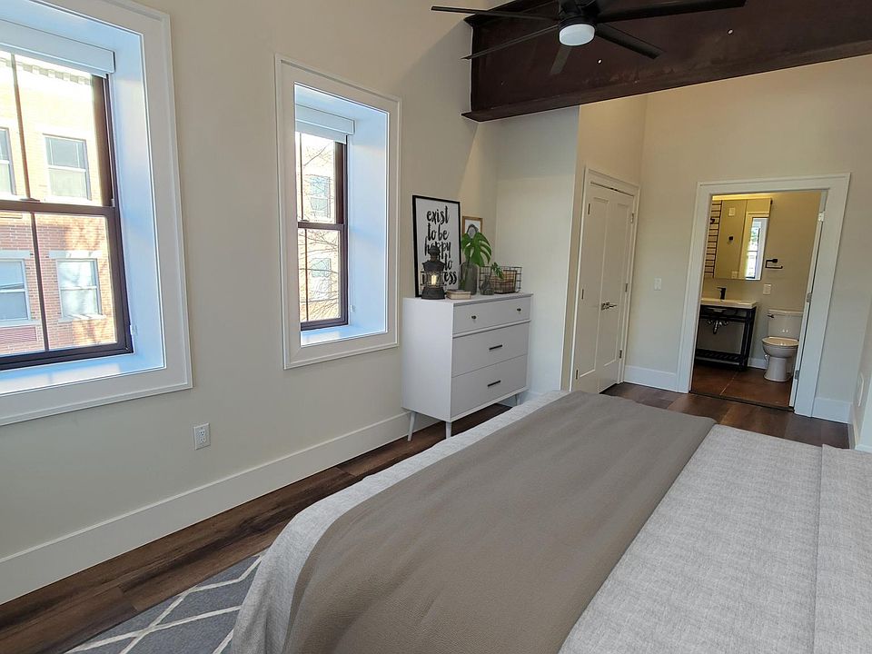 2 Bedroom Master Bedroom