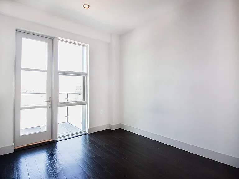 56 Box St #3A — Photo 1