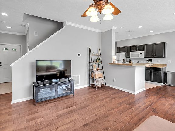 5th image of 3634 Sequoia Dr