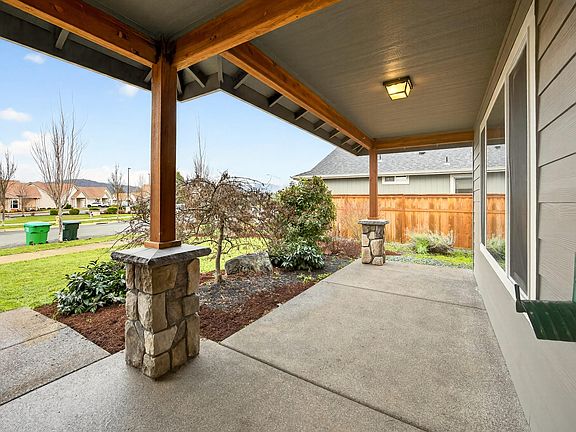 5th image of 1743 Kellenbeck Ave