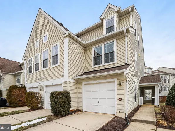 6610 Thackwell Way Unit 2102, Alexandria, VA 22315