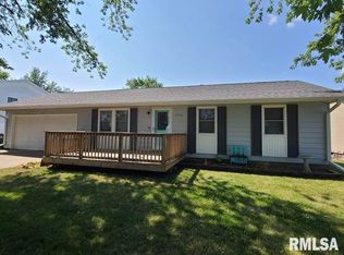 1716 Springdale Dr, Clinton, IA 52732