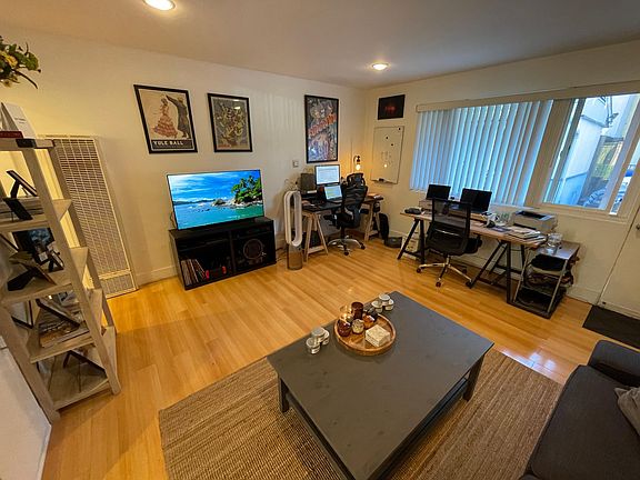 3rd image of 2222 N Cahuenga Blvd #2224