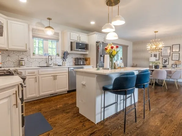 19 Richard K Stevens Dr, North Attleboro, MA 02760