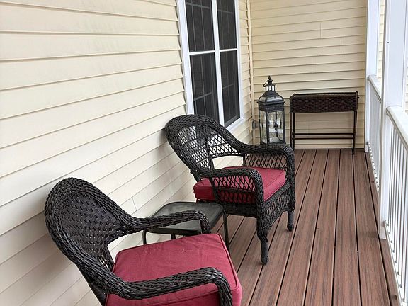 3rd image of 35 Deerfield Drive