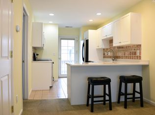 81 Locust Ave APT 322, New Canaan, CT 06840