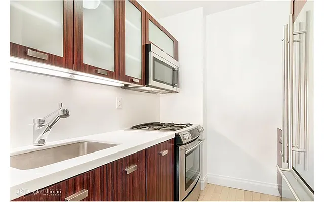 Rented by Douglas Elliman | media 21