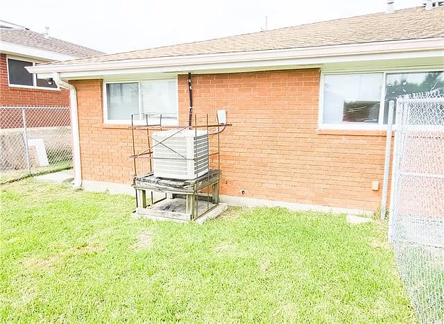 4819 Francis Dr — Photo 31
