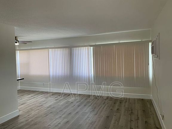 4th image of 10919 Pioneer Blvd Unit 4