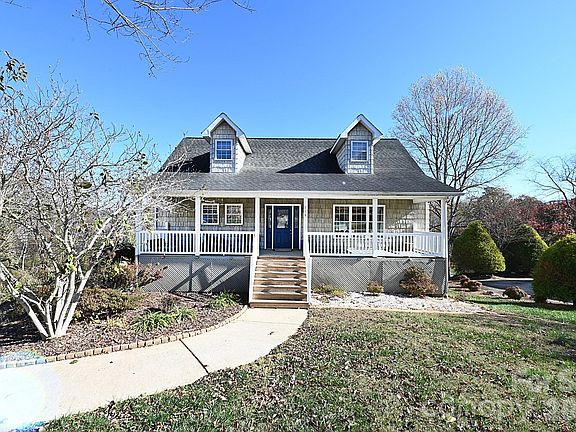 2nd image of 518 30th Avenue Cir NE