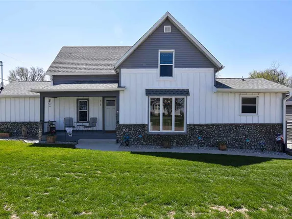 517 W Washington St, North English, IA 52316