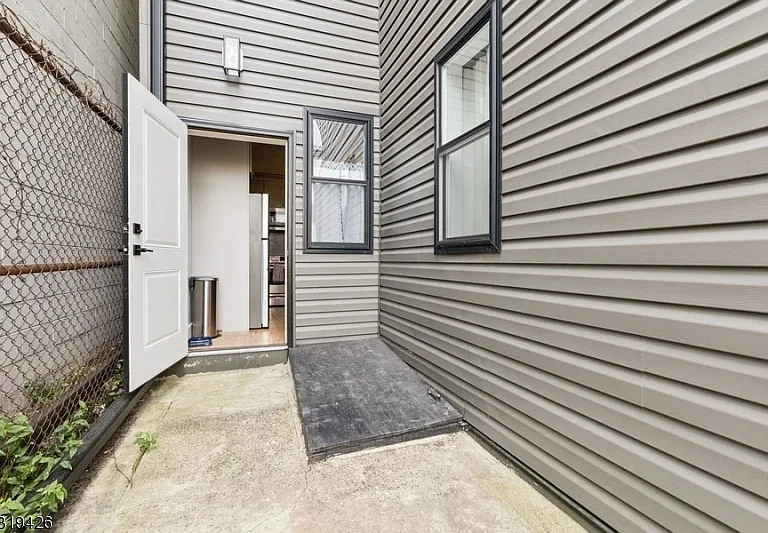 104 Fleming Ave #201 — Photo 25