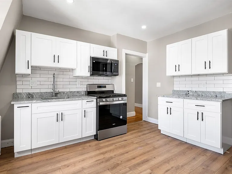 501 Warren St #6 — Photo 1
