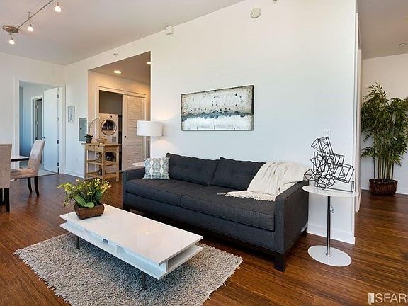 4th image of 300 Berry St Unit 1610