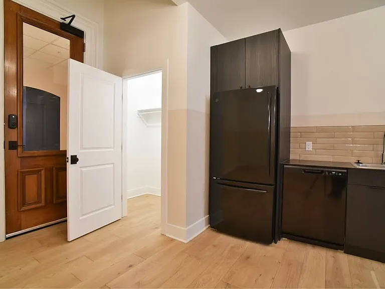 30 W Broad St #406 — Photo 12