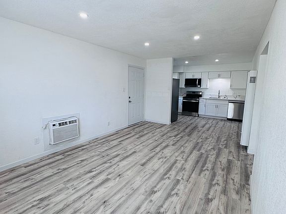 4th image of 4801 Orange Grove Ave APT 1
