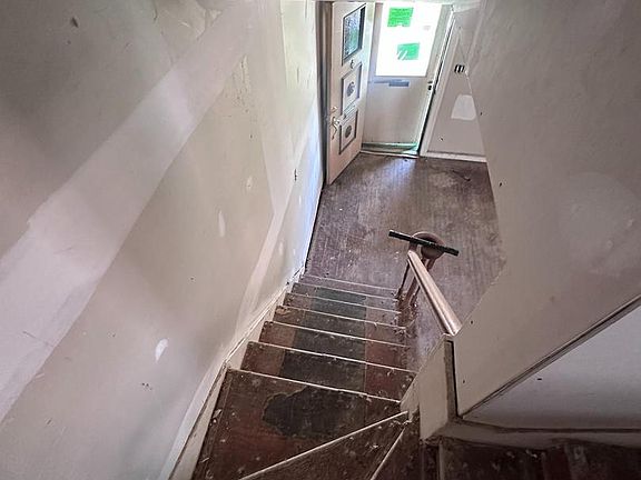 5th image of 1510 Fort Davis Pl SE