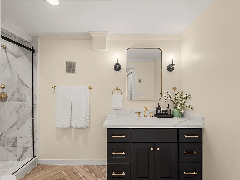 4701 Beach Dr SW — Photo 25