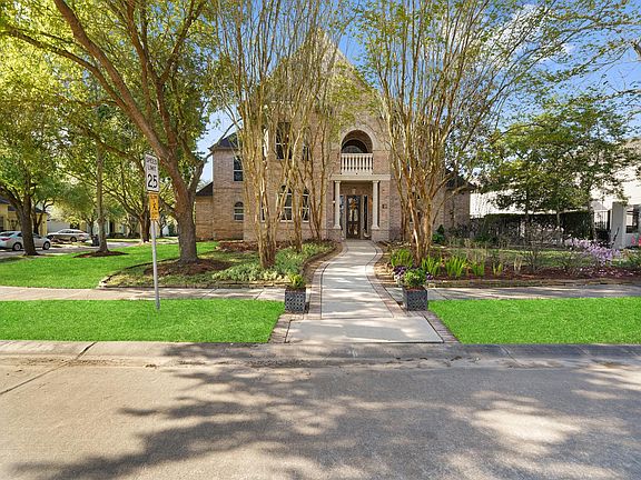 3rd image of 17 Orchard Falls Dr