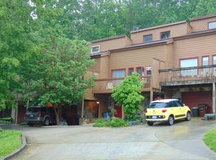 120 Hazelton Ln, Oak Ridge, TN 37830