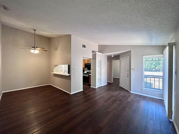 4th image of 2112 Cedar Bend Dr