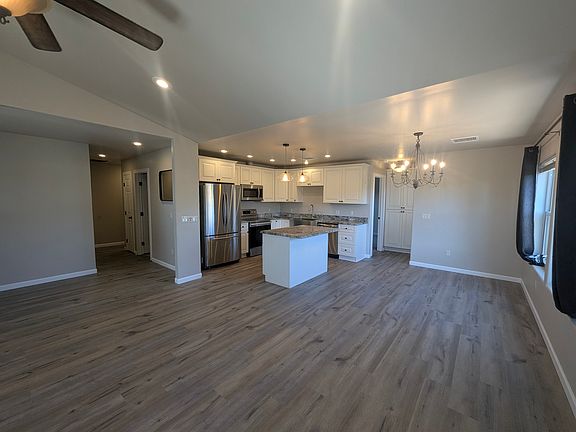 5th image of 103 N Lariat Way