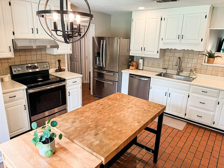 306 Oak Ridge Cir — Photo 13