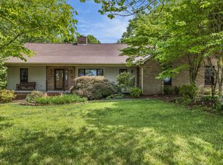 884 Bird Rd, Lenoir City, TN 37771