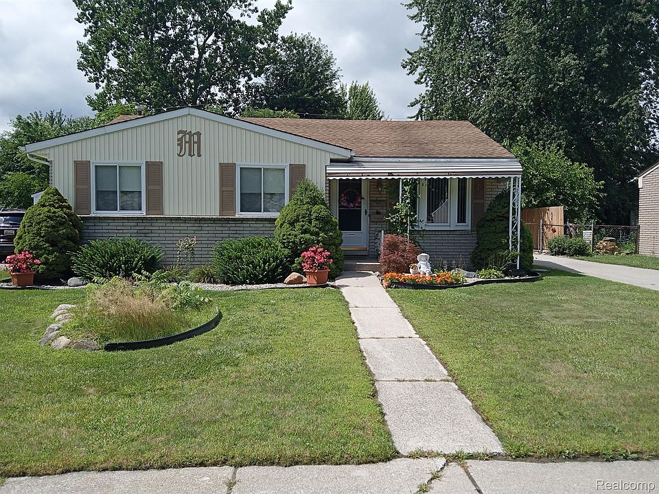 1st image of 920 Georgia Ave
