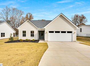 275 Ragan St, Campobello, SC 29322